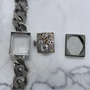 Nieman Marcus Pedre Women’s Chain Link Quartz Watch 1953 Swiss Pedre Vintage Ladies 14K Gold Plated Watch  main image 4